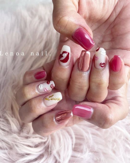 square nails combine deep pink, pristine white, and shimmering rose gold tones