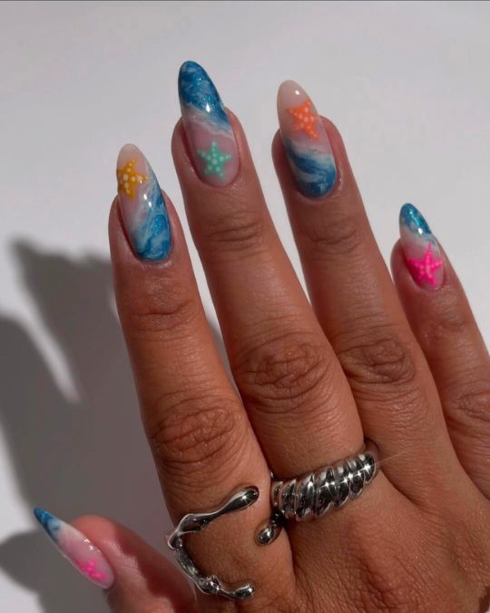 40 Beachy Nail Ideas for Every Style and Occasion 32 Beach Horizon Nails